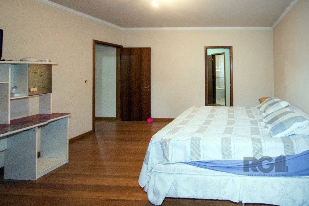 Casa à venda com 6 quartos, 321m² - Foto 30