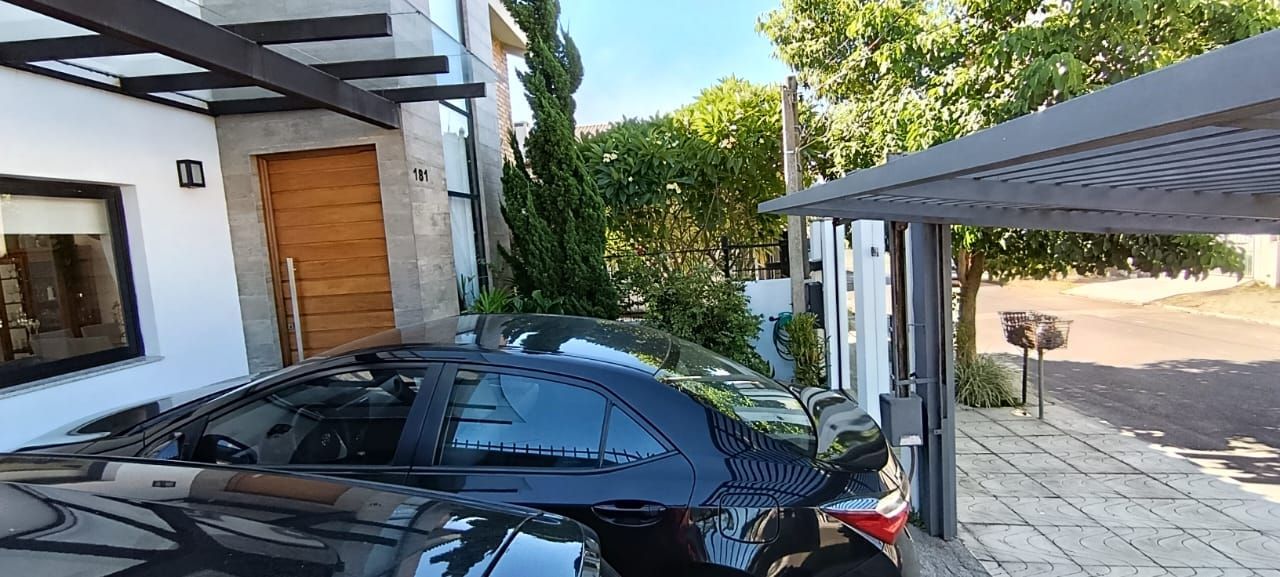 Casa à venda com 4 quartos, 180m² - Foto 2