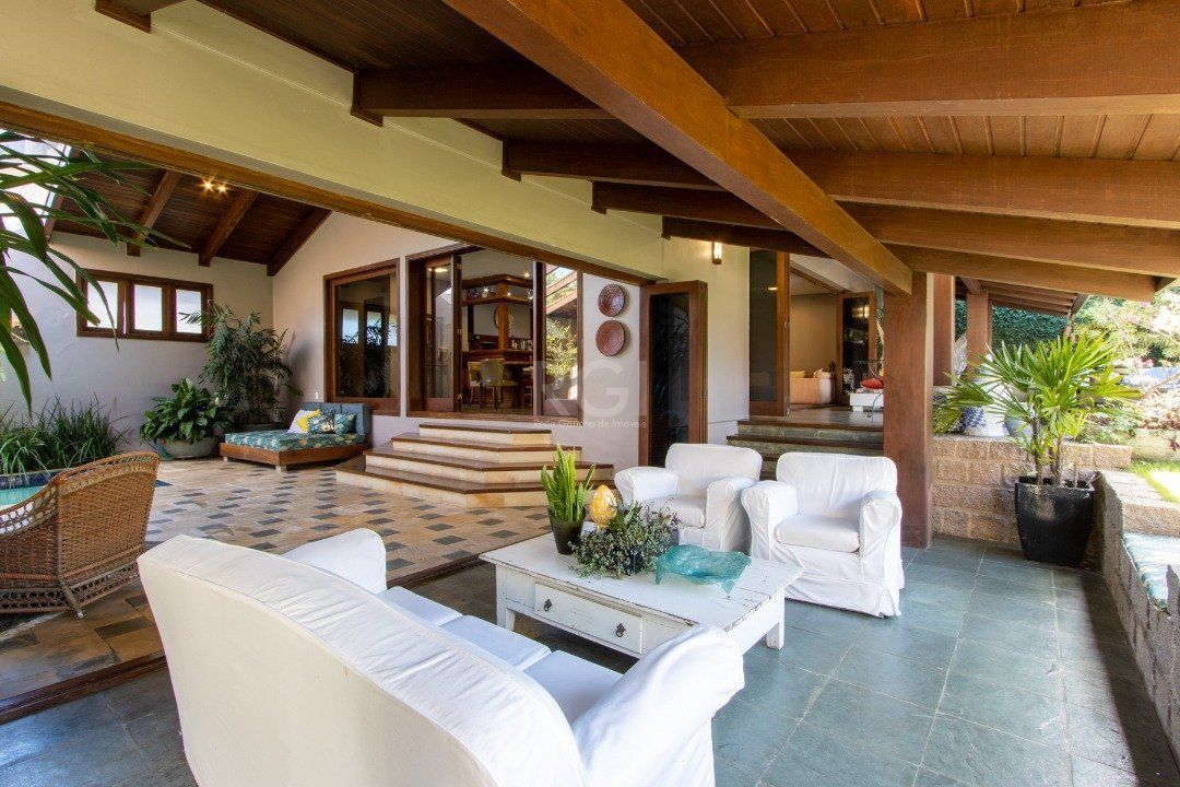 Casa de Condomínio à venda com 8 quartos, 1350m² - Foto 17
