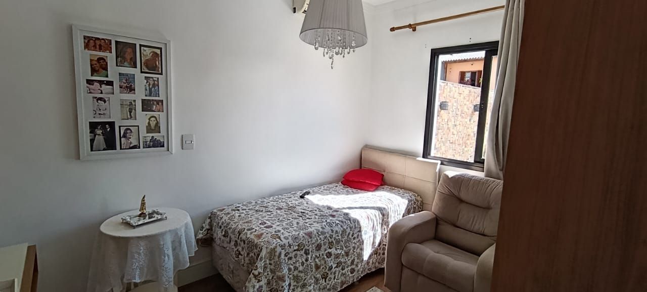 Casa à venda com 4 quartos, 180m² - Foto 10