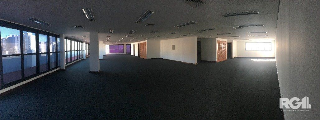 Sala comercial espaçosa, com uma vista deslumbrante para o Guaíba