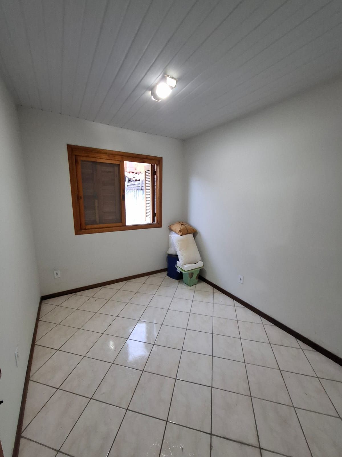 Casa à venda com 3 quartos, 60m² - Foto 9