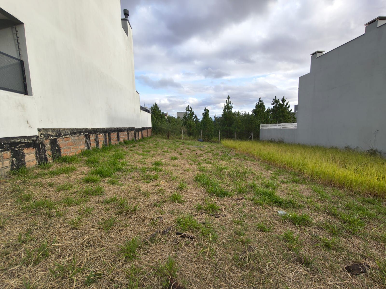 Terreno no Bairro Guarujá, medindo 8x25, Vista para o Guaíba - Porto Alegre/RS