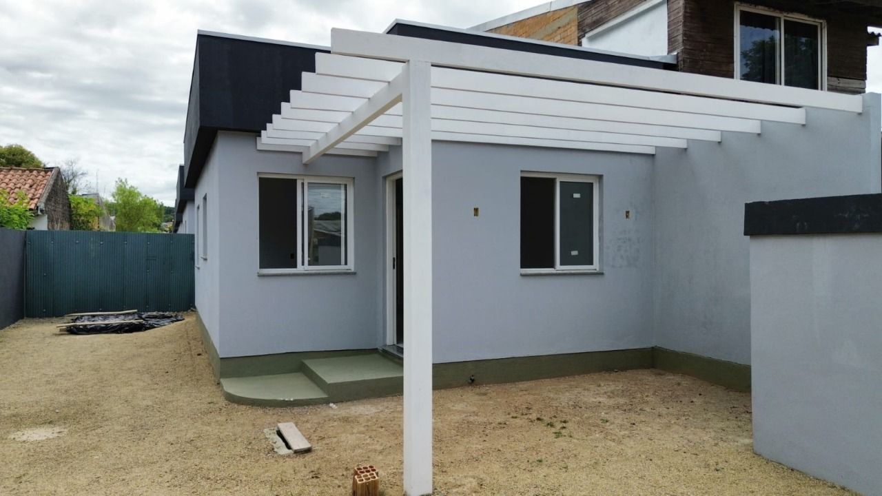 Casa à venda com 2 quartos, 70m² - Foto 1