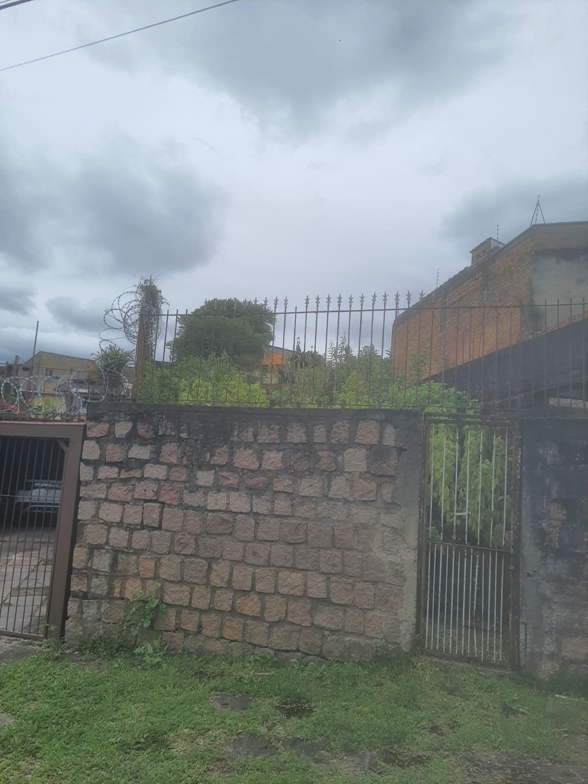Excelente Terreno desocupado Localização Previlegiada. ´Ótimo preço!