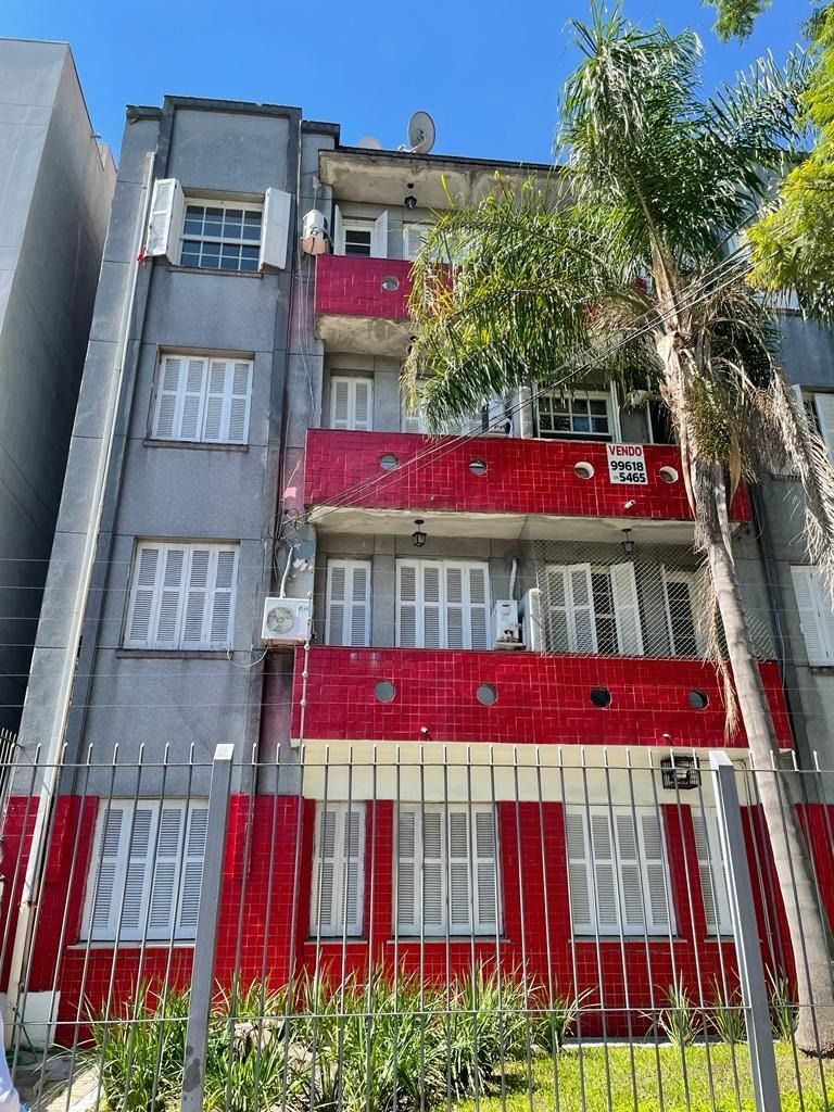 Compre na Rua Santana, 47.6m², 2 dormitórios,quase esquina Ipiranga