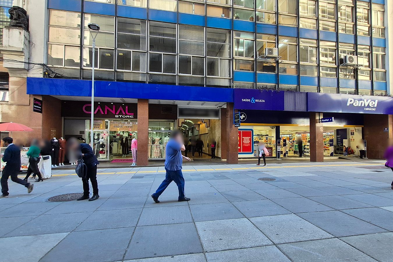 Conjunto Comercial, meio andar inteiro com várias salas e salão!