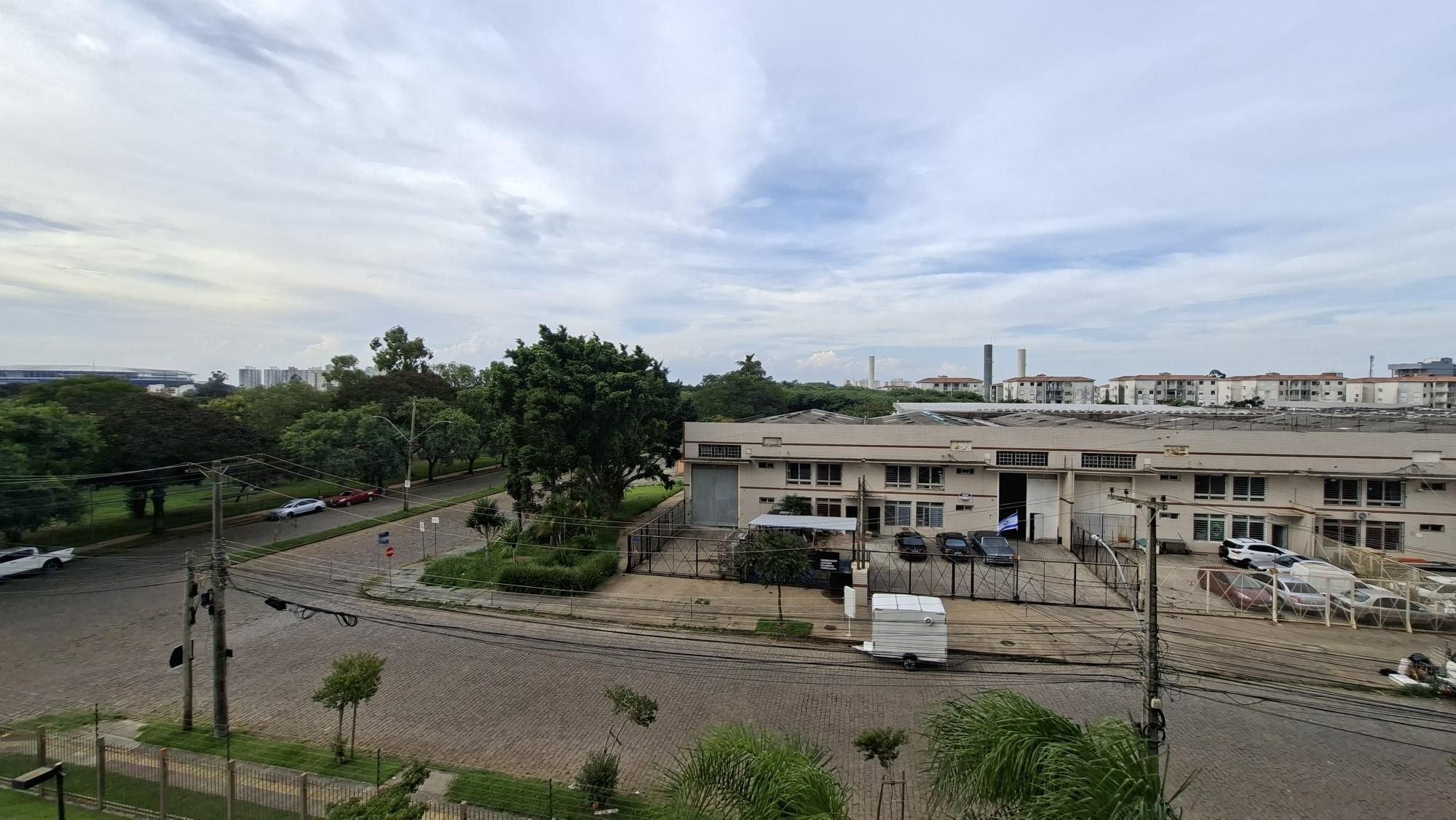 Apartamento com 65m², 3 dormitórios no bairro Humaitá em Porto Alegre para Comprar