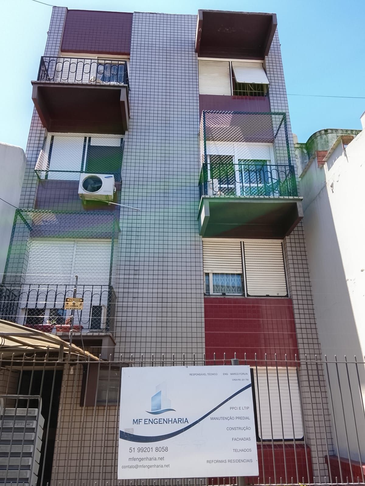 Excelente apto Térreo 1D, c/ suíte, Cidade Baixa - Porto Alegre