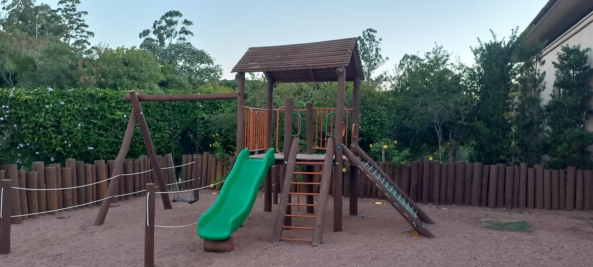 Casa de Condomínio à venda com 3 quartos, 270m² - Foto 31