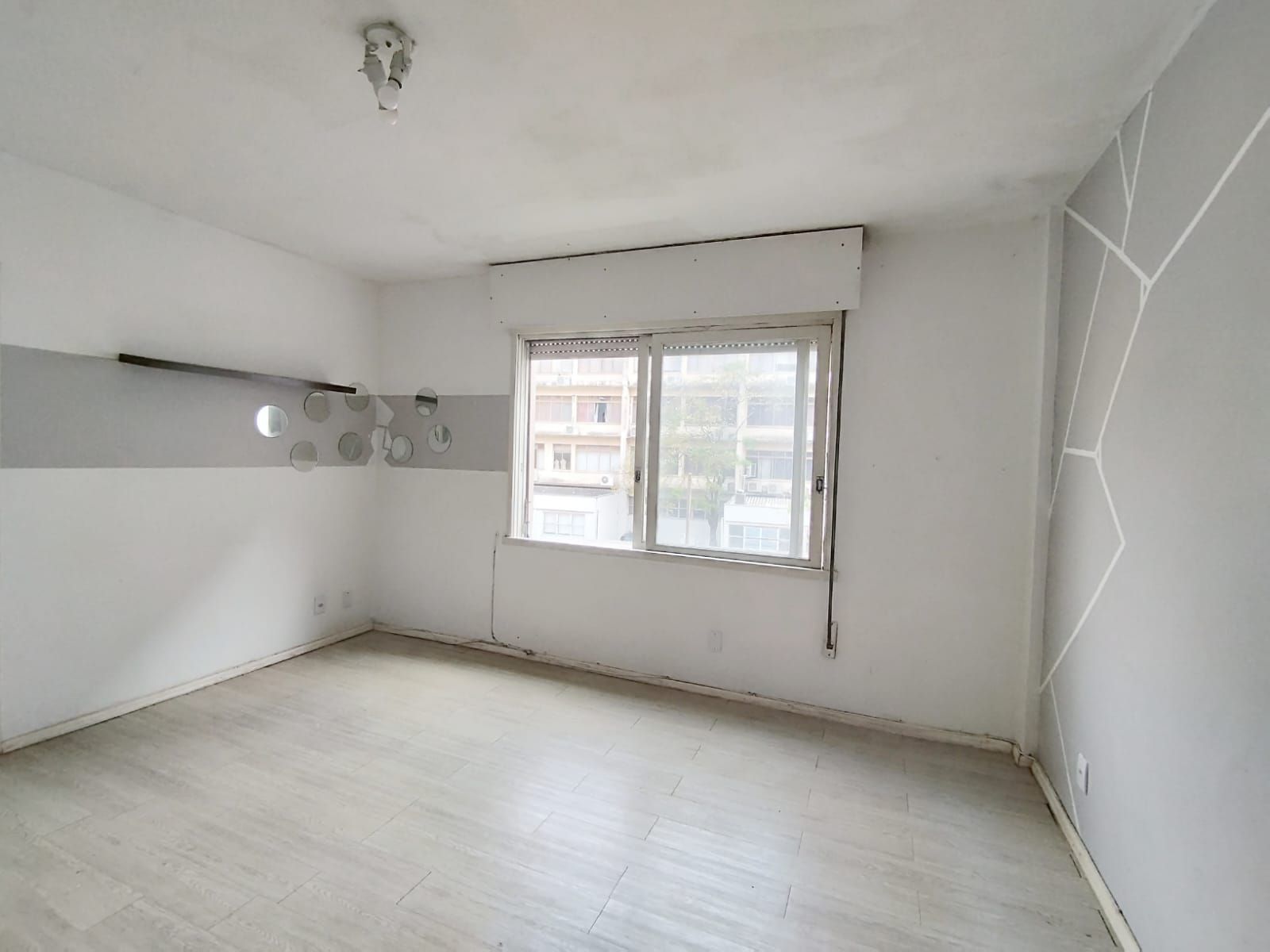 Apartamento à venda com 39m², 1 quarto, 1 suíte no bairro Cidade Baixa em Porto Alegre