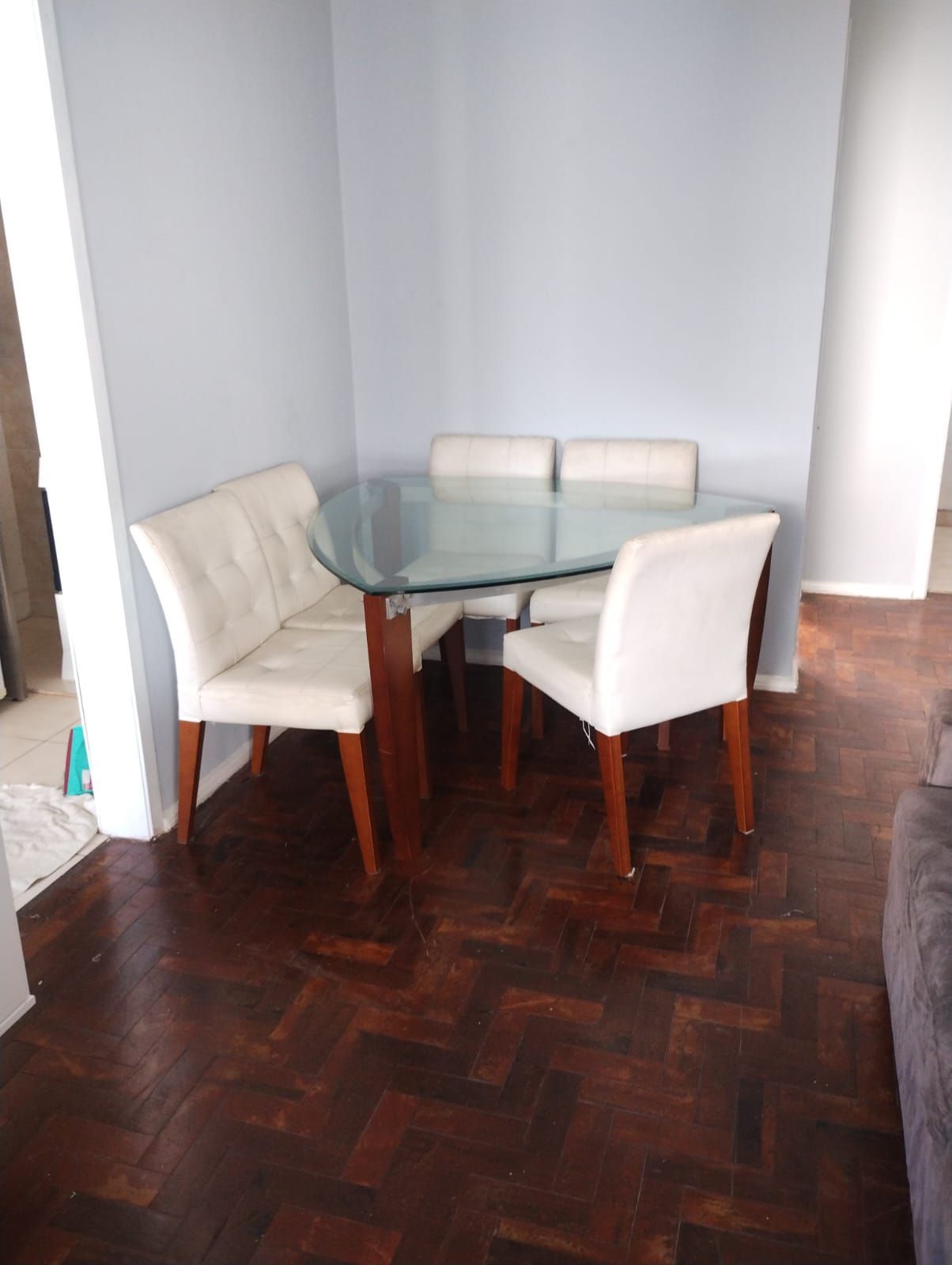 Compre 1 quarto, próximo Protásio Alves,com box rotativo