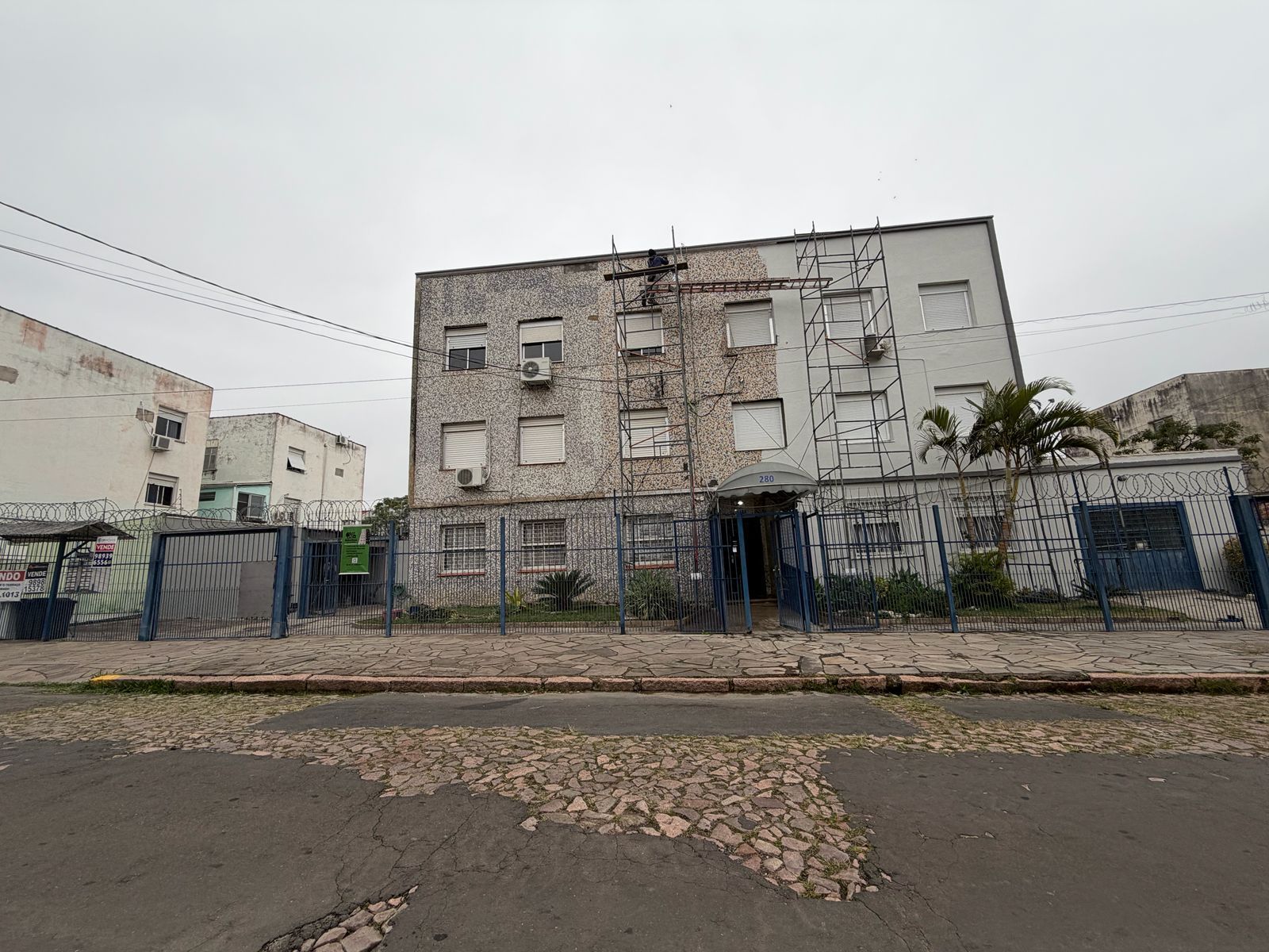 Apartamento com 54m², 2 dormitórios no bairro São Sebastião em Porto Alegre para Comprar