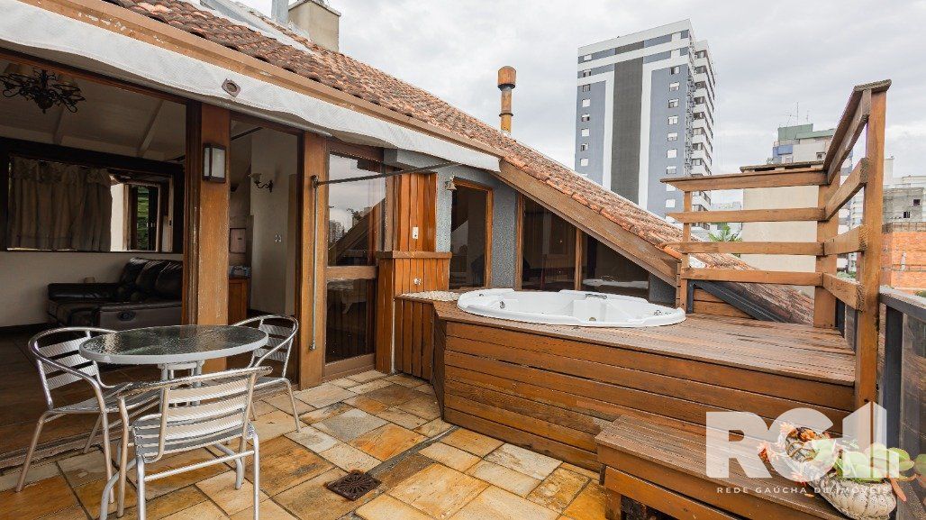 Cobertura à venda com 3 quartos, 234m² - Foto 2