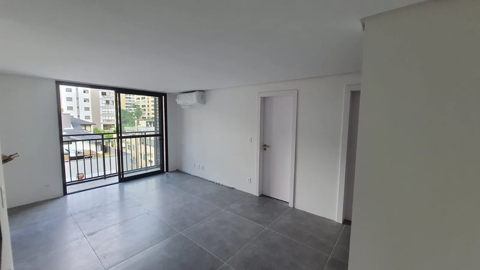 Apartamento, 1 dormitório no bairro Mont Serrat em Porto Alegre para Comprar