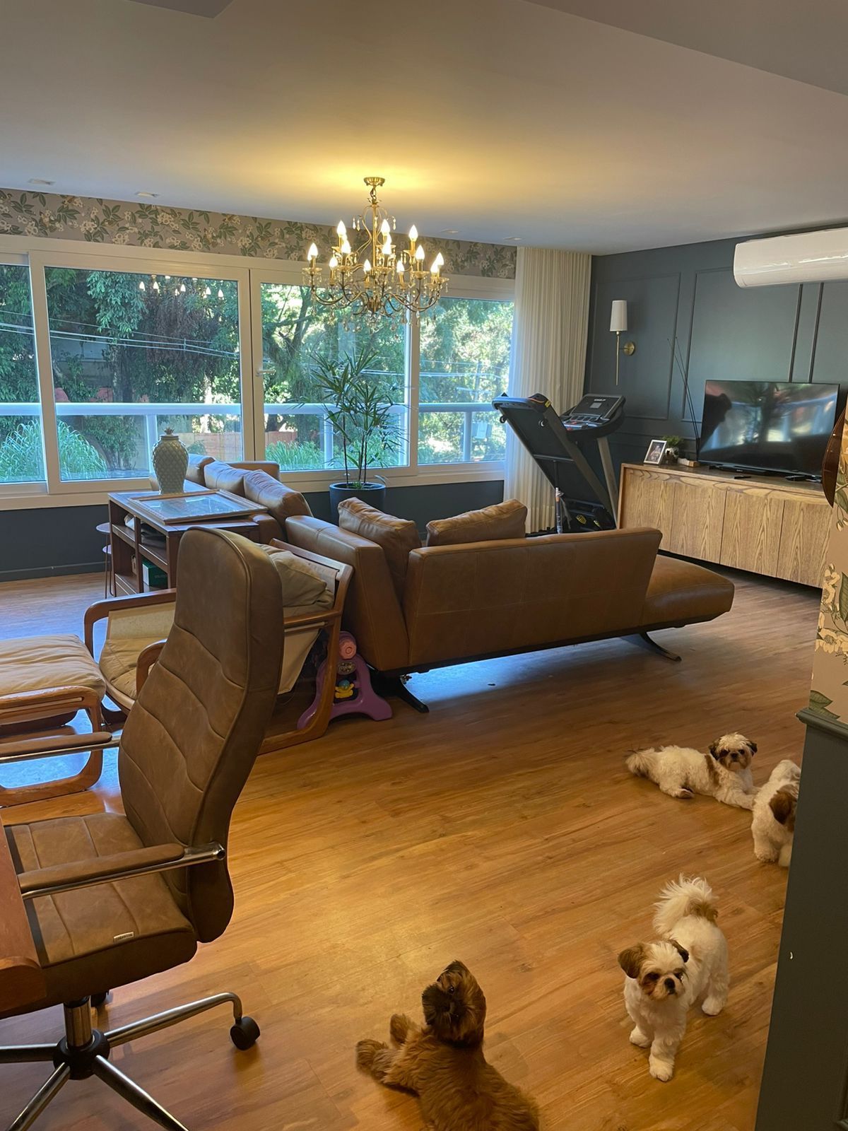 Apartamento à VENDA, com ótima planta de 137 m² privativos, 3 SUÍTES, 2 vagas, em um condominio com INFRAESTRUTURA DE RESORT, bairro RIO BRANCO.