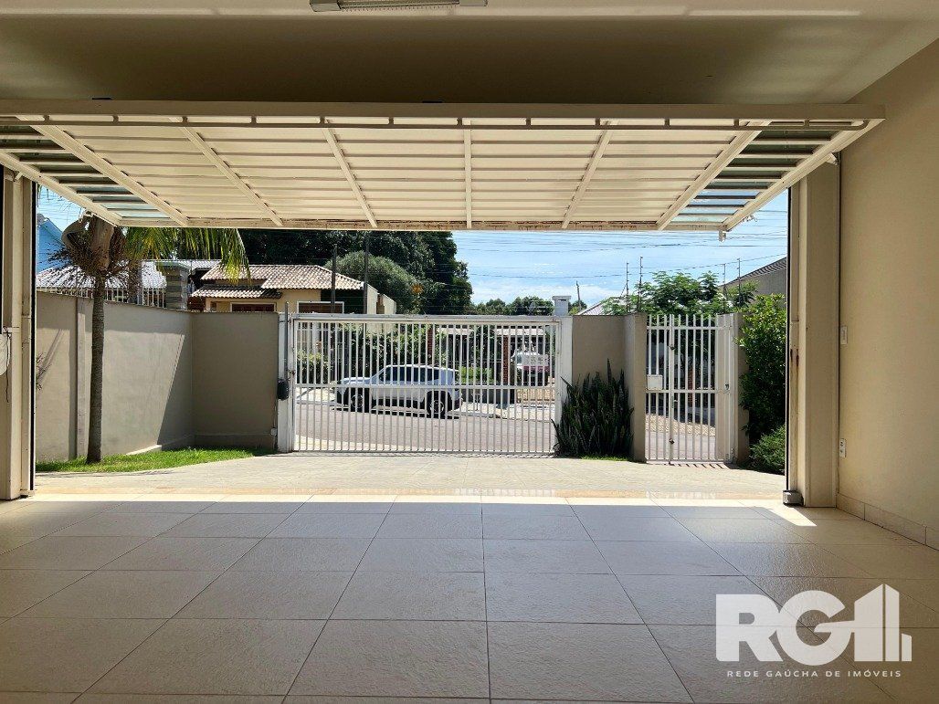 Casa à venda com 3 quartos, 308m² - Foto 4