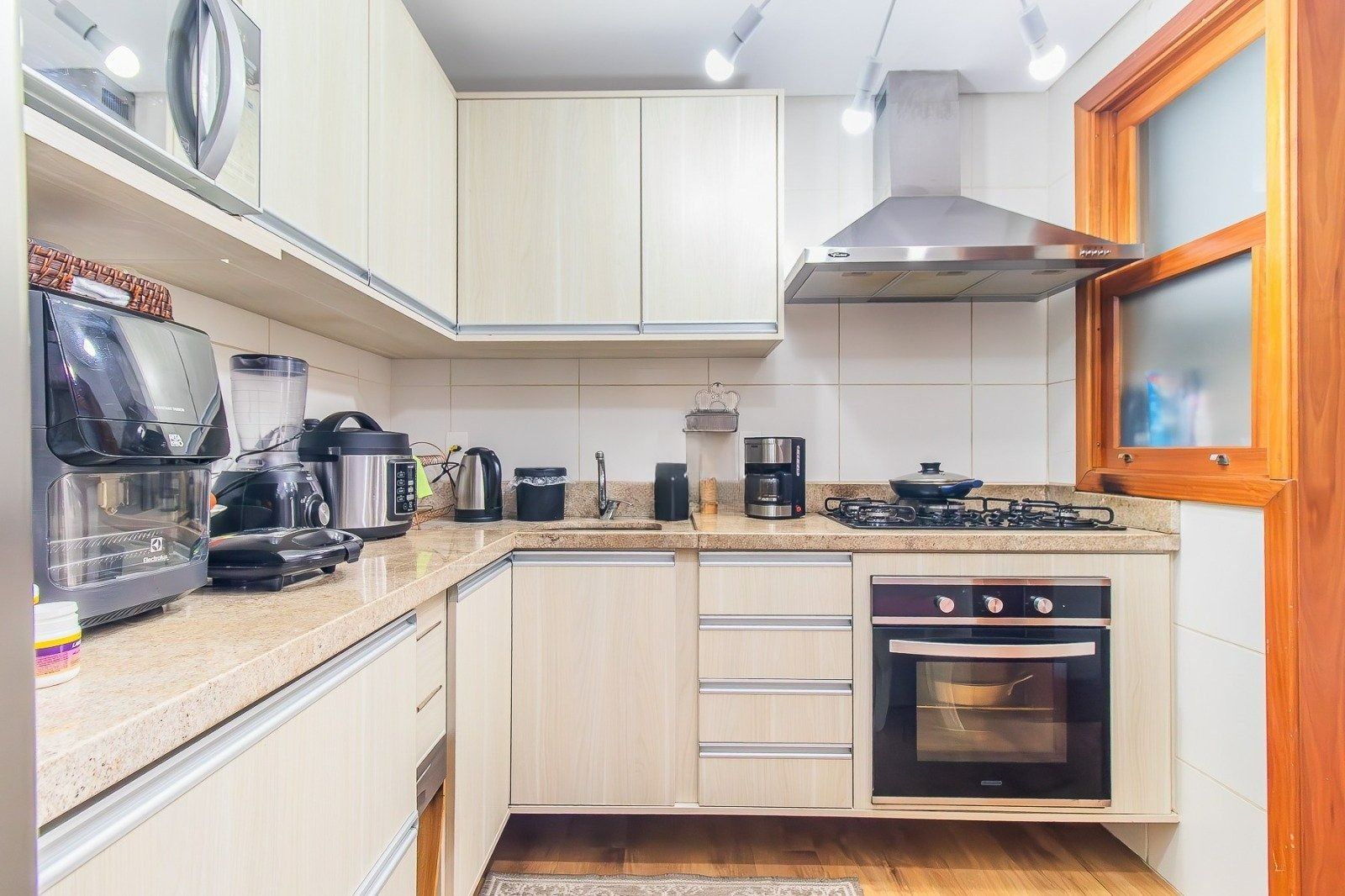 Apartamento à venda com 3 quartos, 107m² - Foto 11