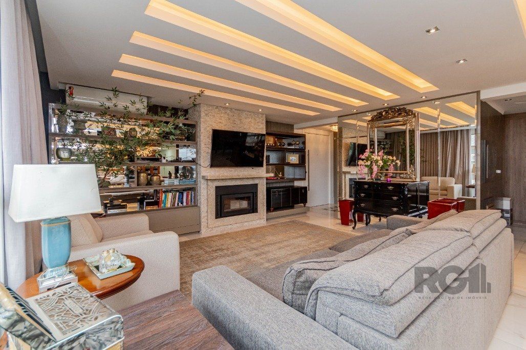 Apartamento à venda com 3 quartos, 209m² - Foto 4