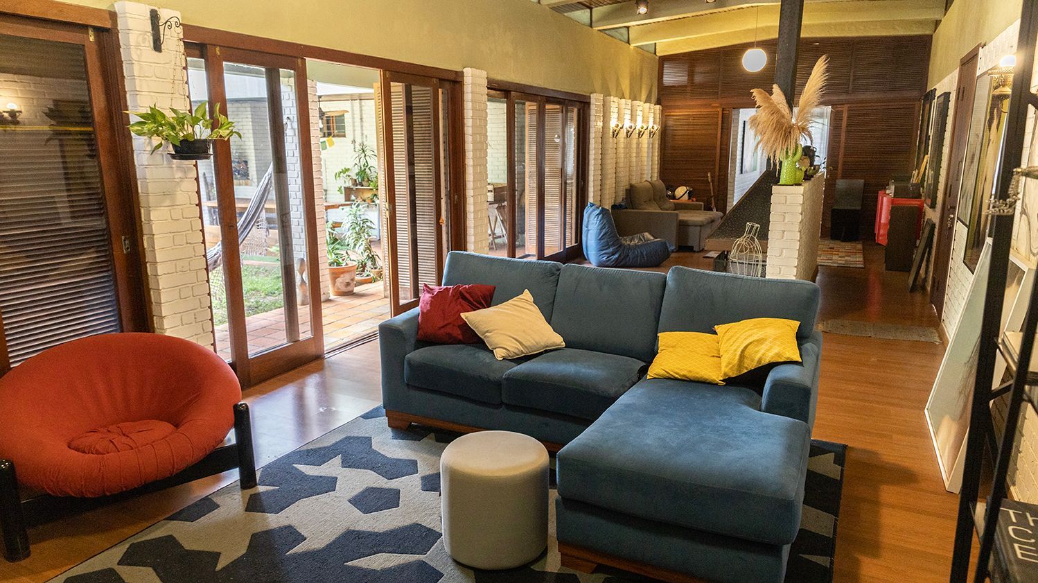 Casa com 3 dormitórios, 1 suíte e 4 vagas