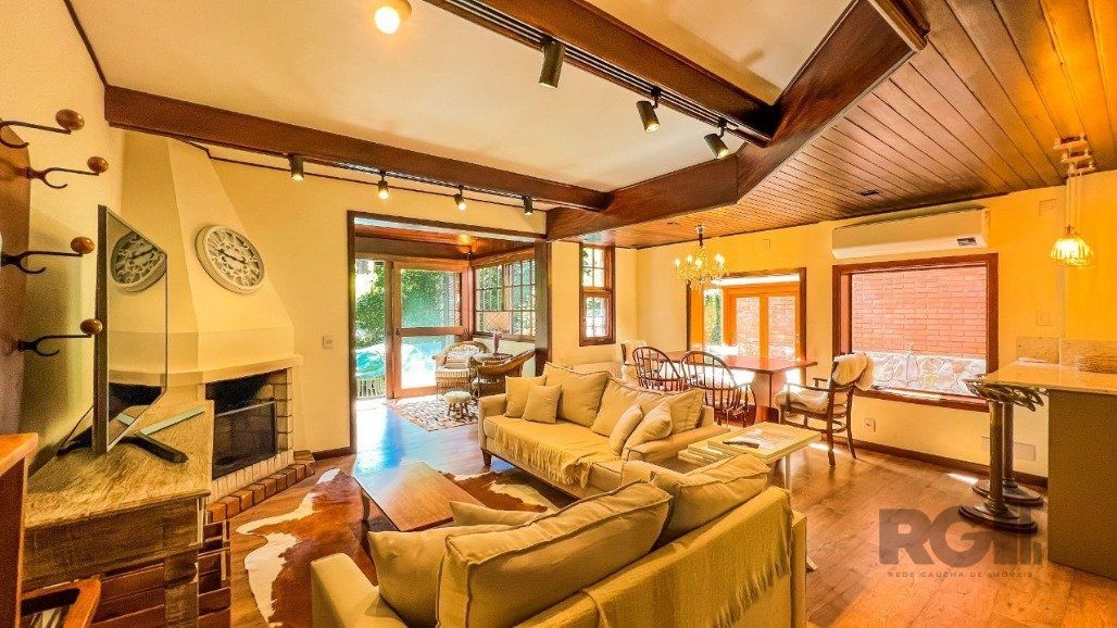 Casa de Condomínio com 235m², 4 dormitórios no bairro Vila Suica em Gramado para Comprar