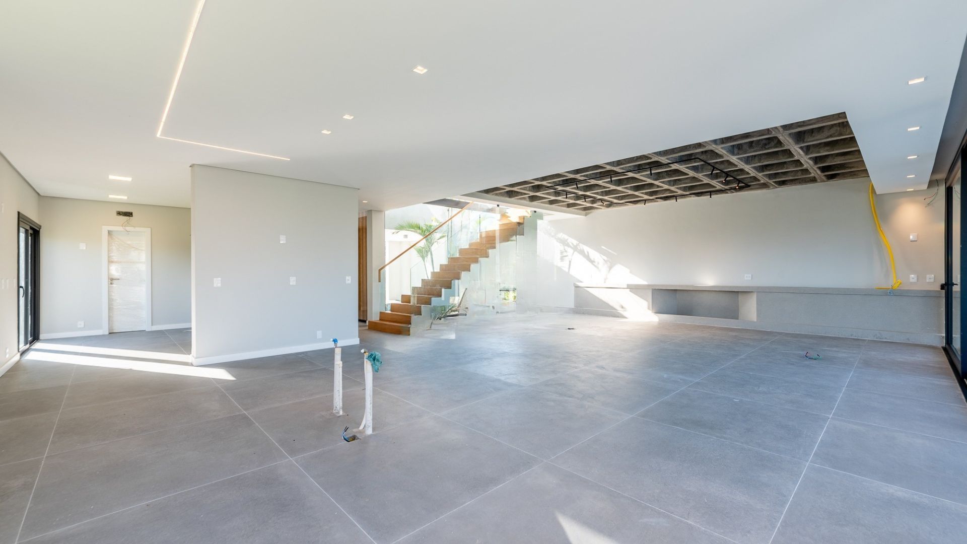 Casa de Condomínio à venda com 4 quartos, 403m² - Foto 2