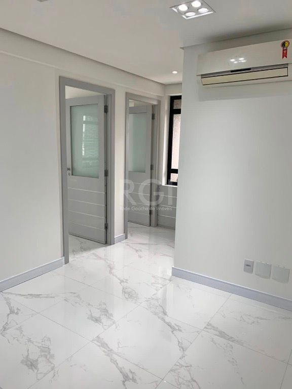 Sala Comercial, à venda, 45 m², Moinhos de Vento - Porto Alegre — foto 4