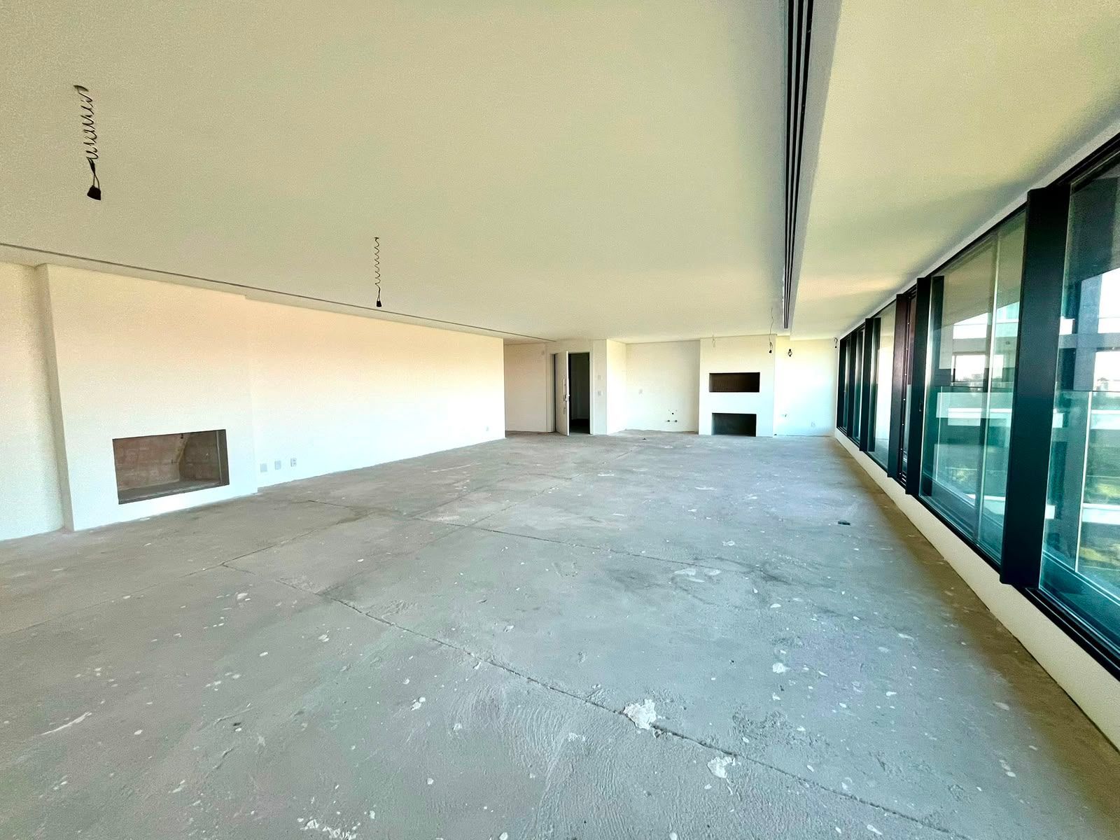 Seu Lar no Nilo Country: Amplo Living, Lareira e 3 Vagas na Nilo Peçanha