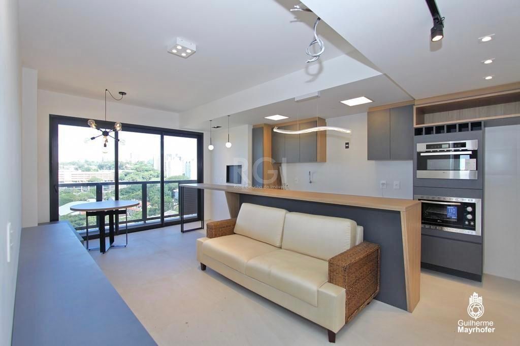 Apartamento à venda com 70m², 2 quartos, 2 suítes, 2 vagas no bairro Mont Serrat em Porto Alegre