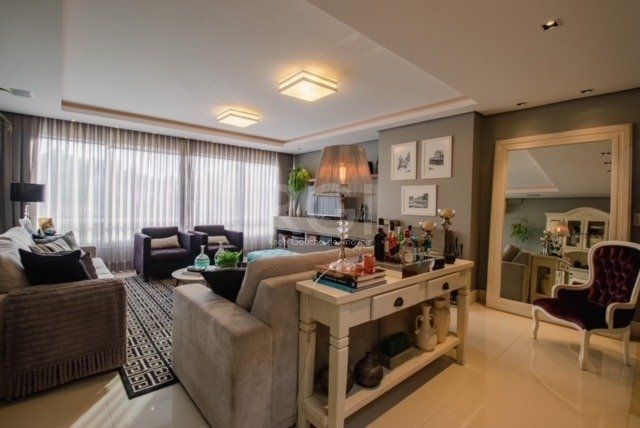 Casa à venda com 3 quartos, 248m² - Foto 2