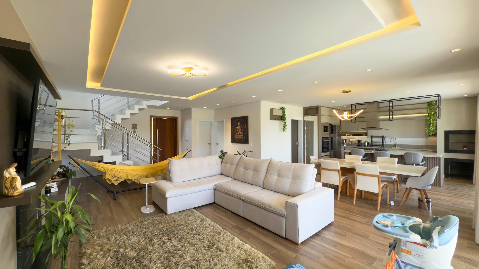 Casa à venda com 4 quartos, 344m² - Foto 2