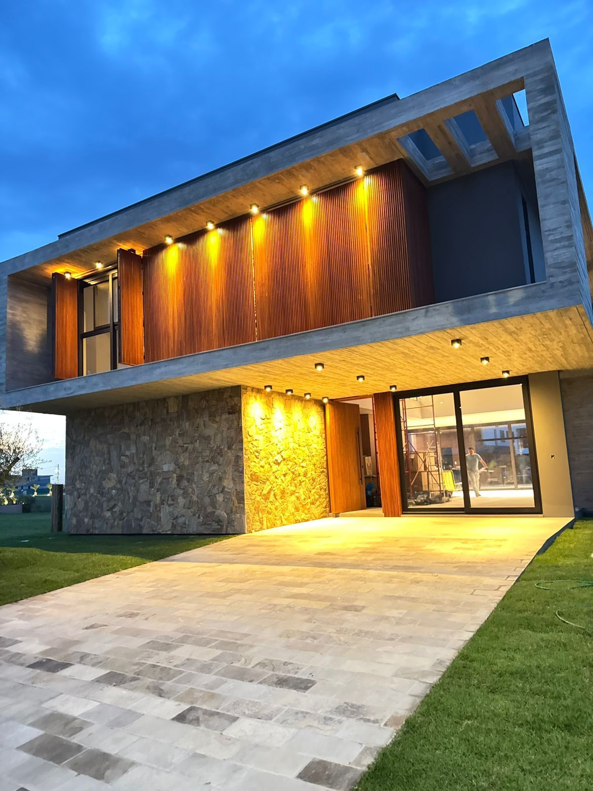 Casa de Condomínio à venda com 4 quartos, 307m² - Foto 2