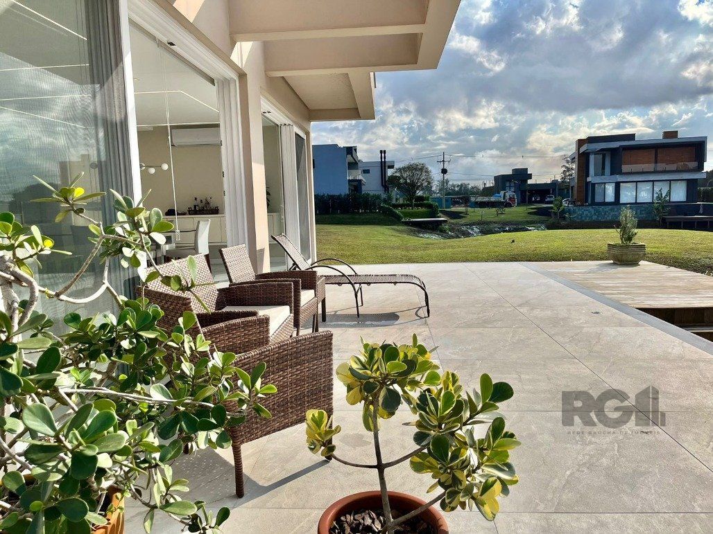 Casa de Condomínio à venda com 4 quartos, 351m² - Foto 4