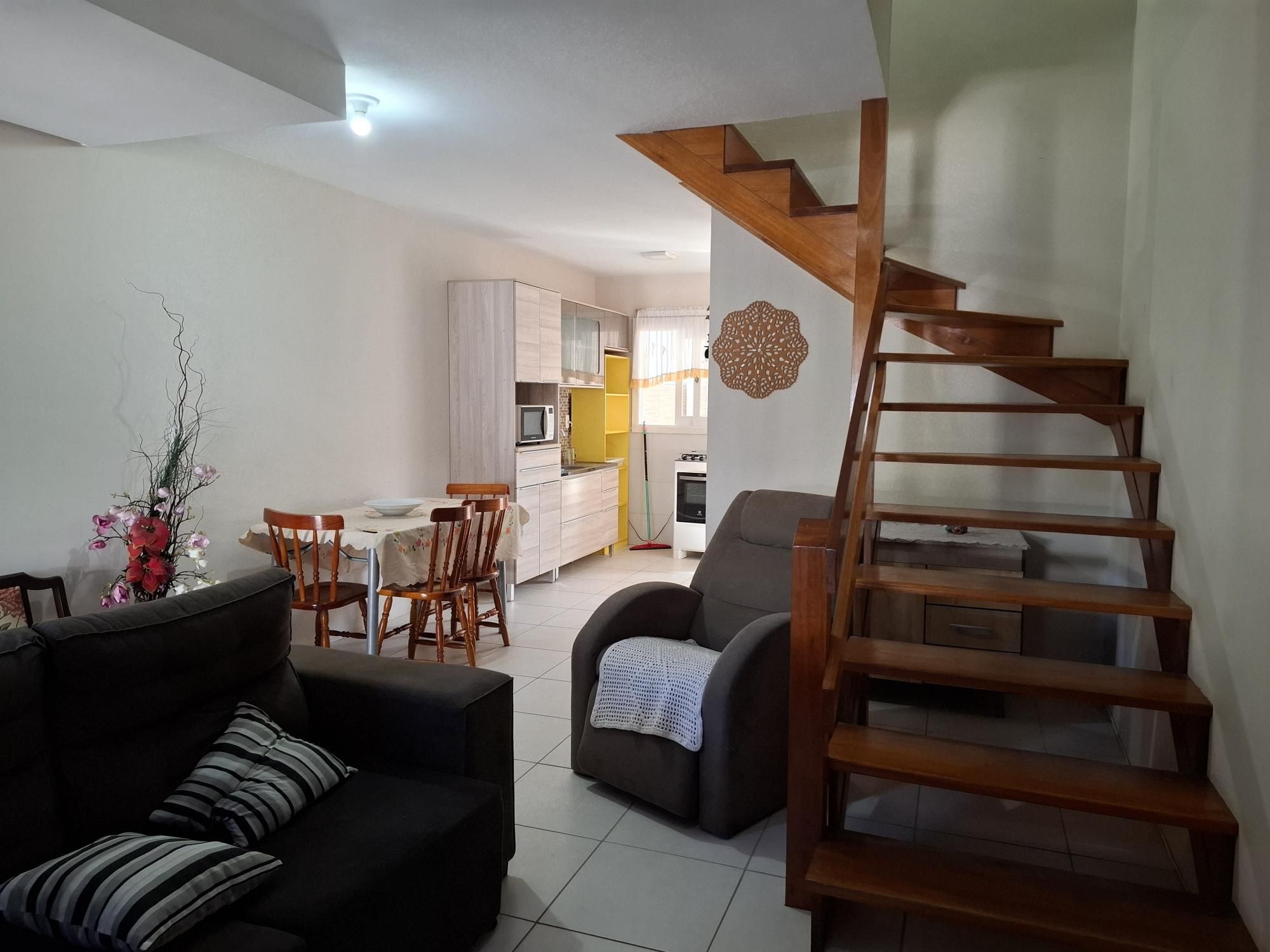 SOBRADO GEMINADO 3 DORMITÓRIOS MOBILIADO CONDOMÍNIO BELA VISTA EM TORRES RS