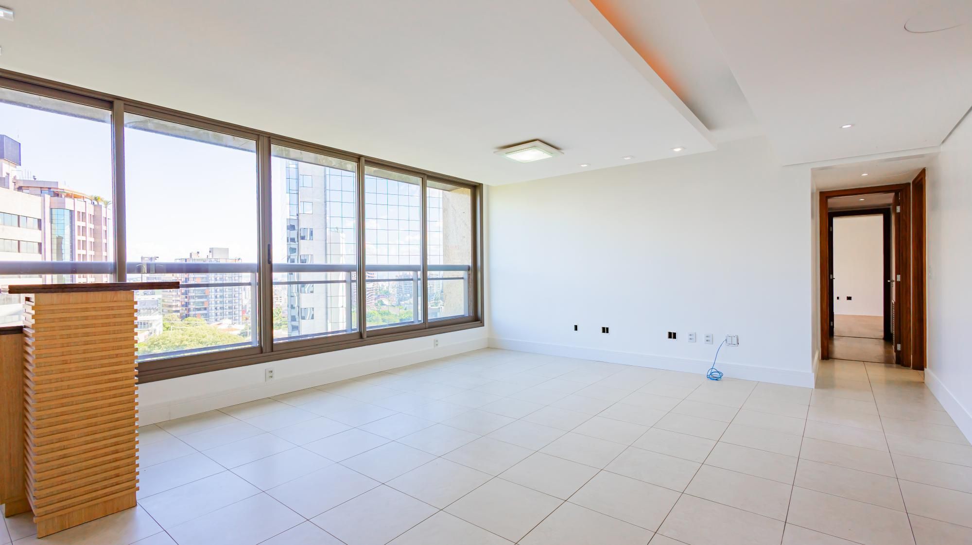 Apartamento à venda com 3 quartos, 127m², 1 suíte, 2 vagas, Rua Primeiro de Janeiro no bairro Três Figueiras em Porto Alegre
