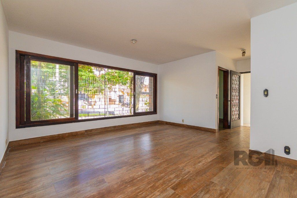 Casa à venda com 4 quartos, 264m² - Foto 2