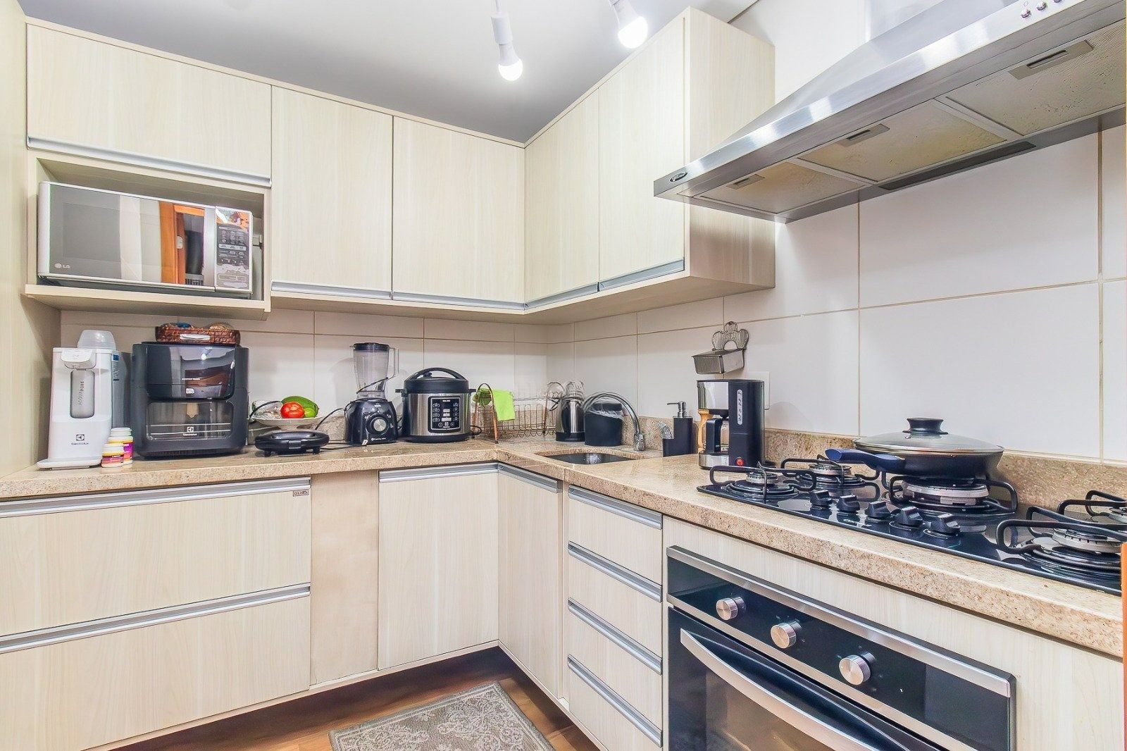 Apartamento à venda com 3 quartos, 107m² - Foto 10