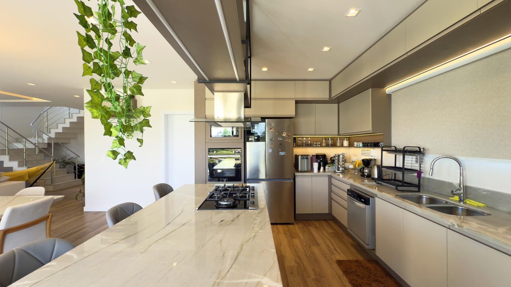 Casa à venda com 4 quartos, 344m² - Foto 11