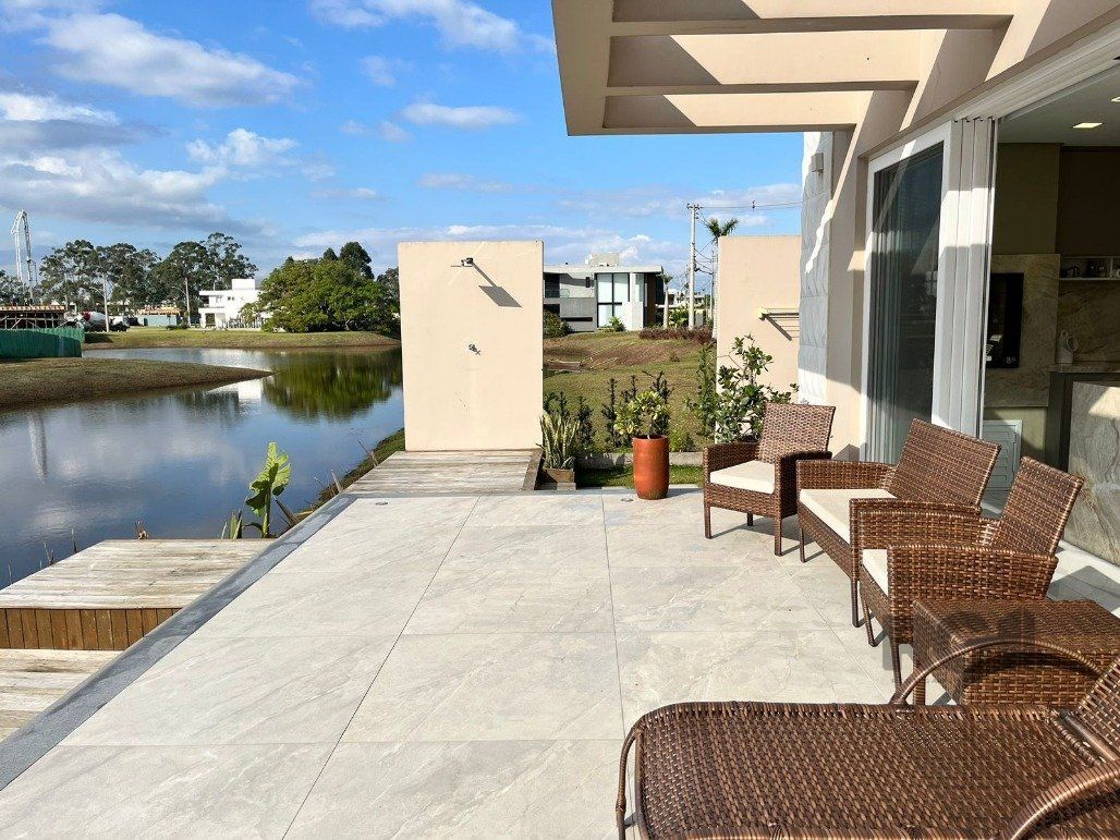 Casa de Condomínio à venda com 4 quartos, 350m² - Foto 8
