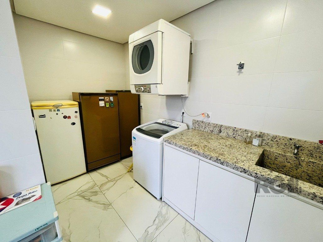 Casa de Condomínio à venda com 4 quartos, 351m² - Foto 30