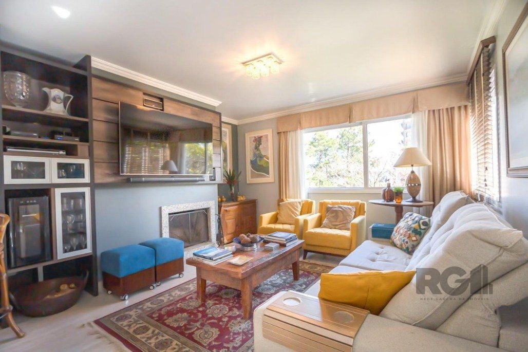 Apartamento à venda com 137m², 3 quartos, 3 suítes, 2 vagas no bairro Petrópolis em Porto Alegre