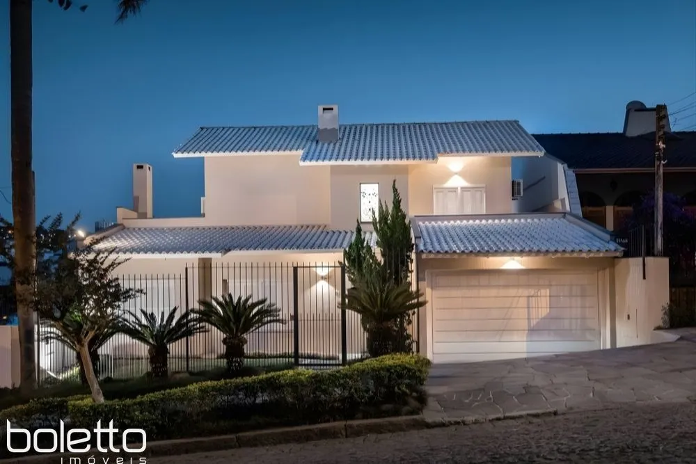 Casa, 3 dormitórios no bairro Três Figueiras em Porto Alegre para Comprar