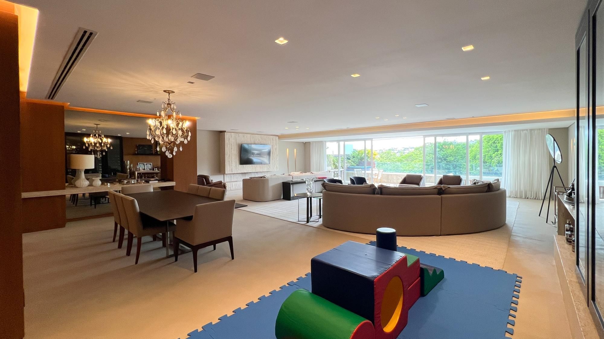 Mansão Suspensa Mobiliada no Las Piedras com piscina e vista para a mata nativa