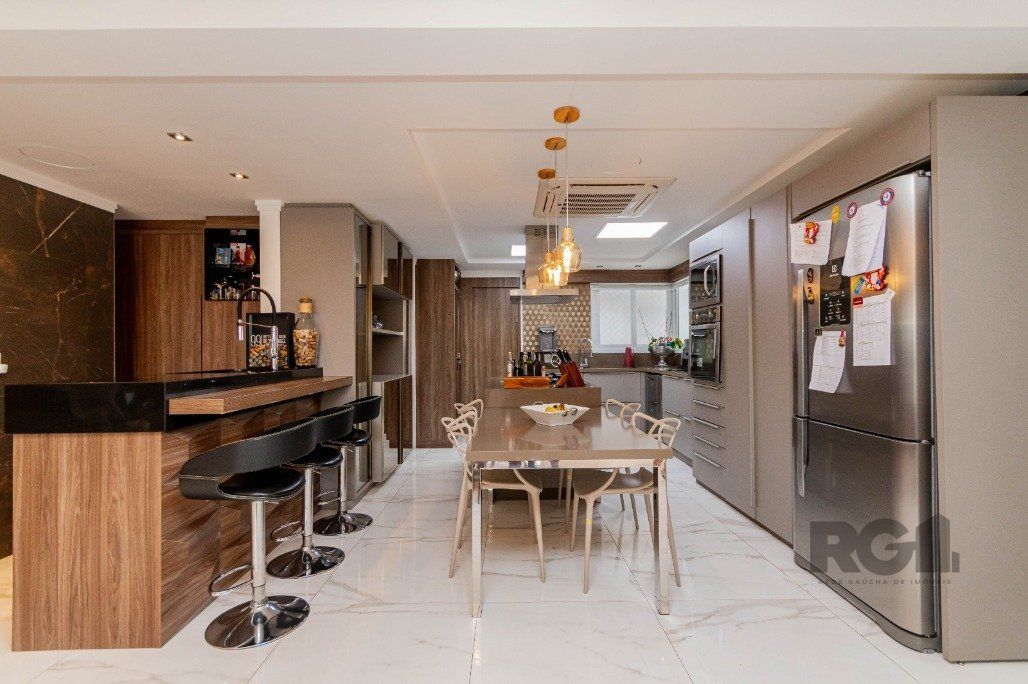 Apartamento à venda com 3 quartos, 209m² - Foto 14