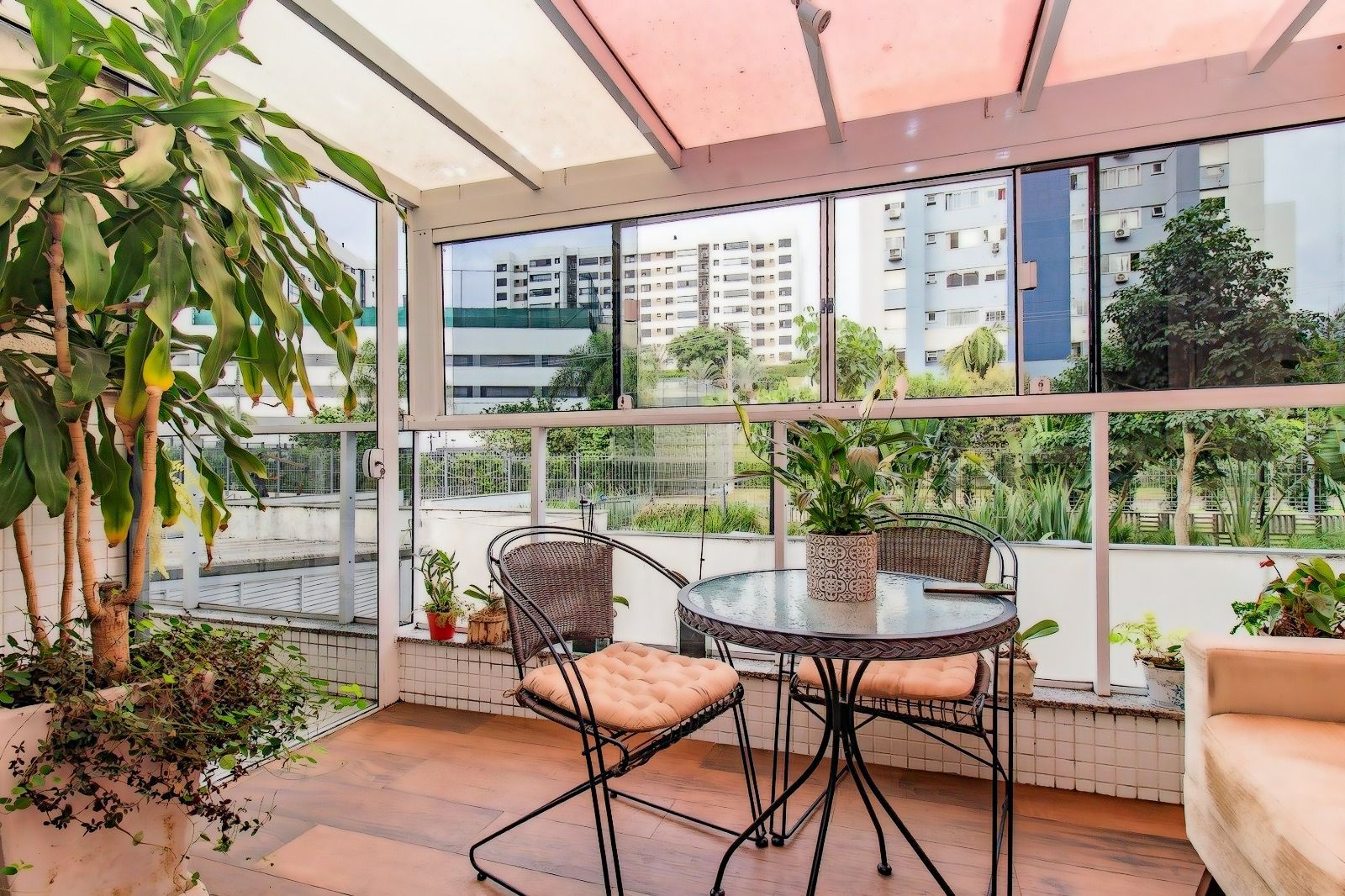 Apartamento à venda com 3 quartos, 107m² - Foto 7