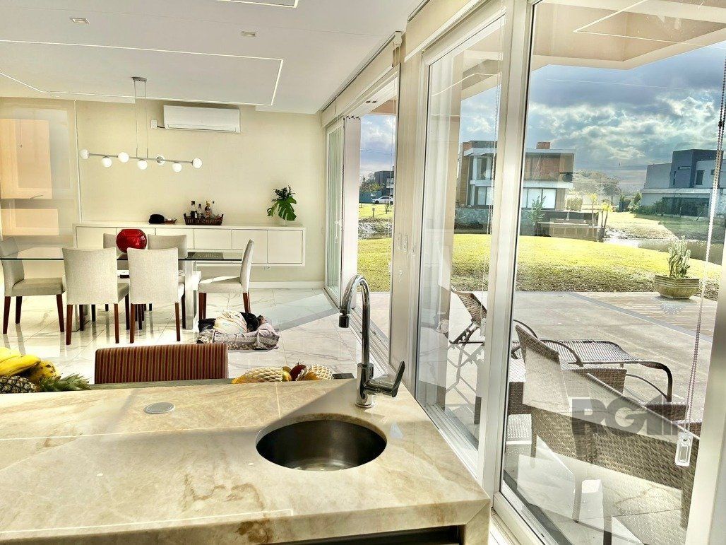 Casa de Condomínio à venda com 4 quartos, 351m² - Foto 6