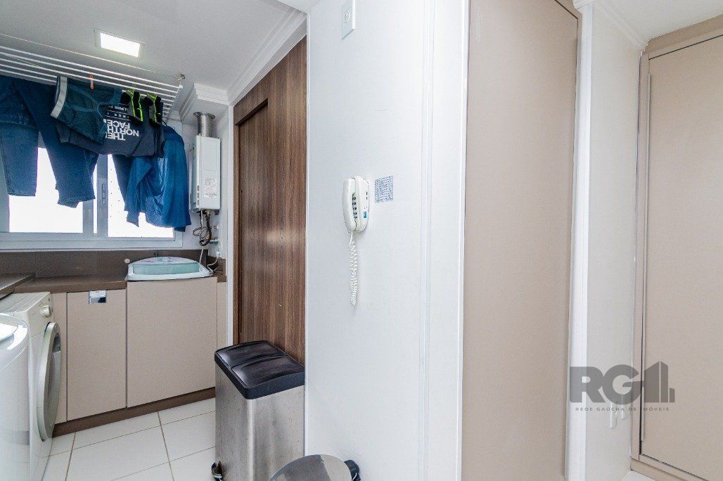Apartamento à venda com 3 quartos, 209m² - Foto 35
