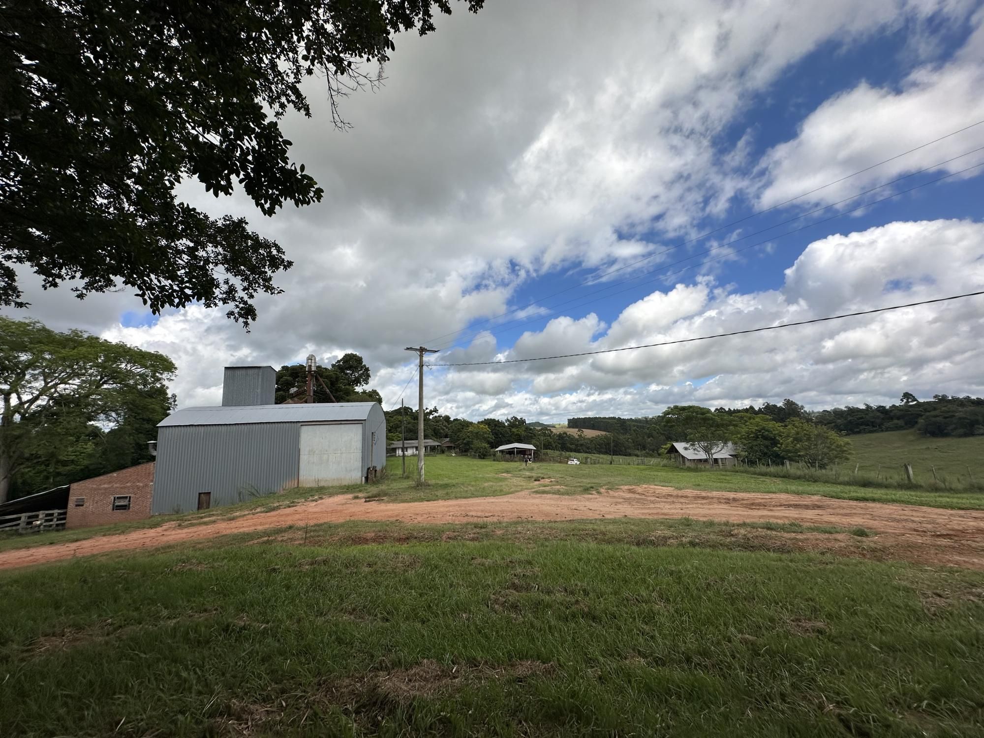 Fazenda à venda com 3 quartos, 500m² - Foto 1