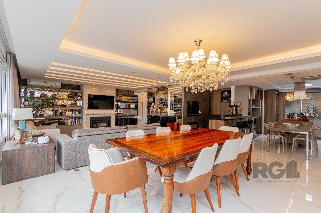 Apartamento à venda com 3 quartos, 209m² - Foto 1