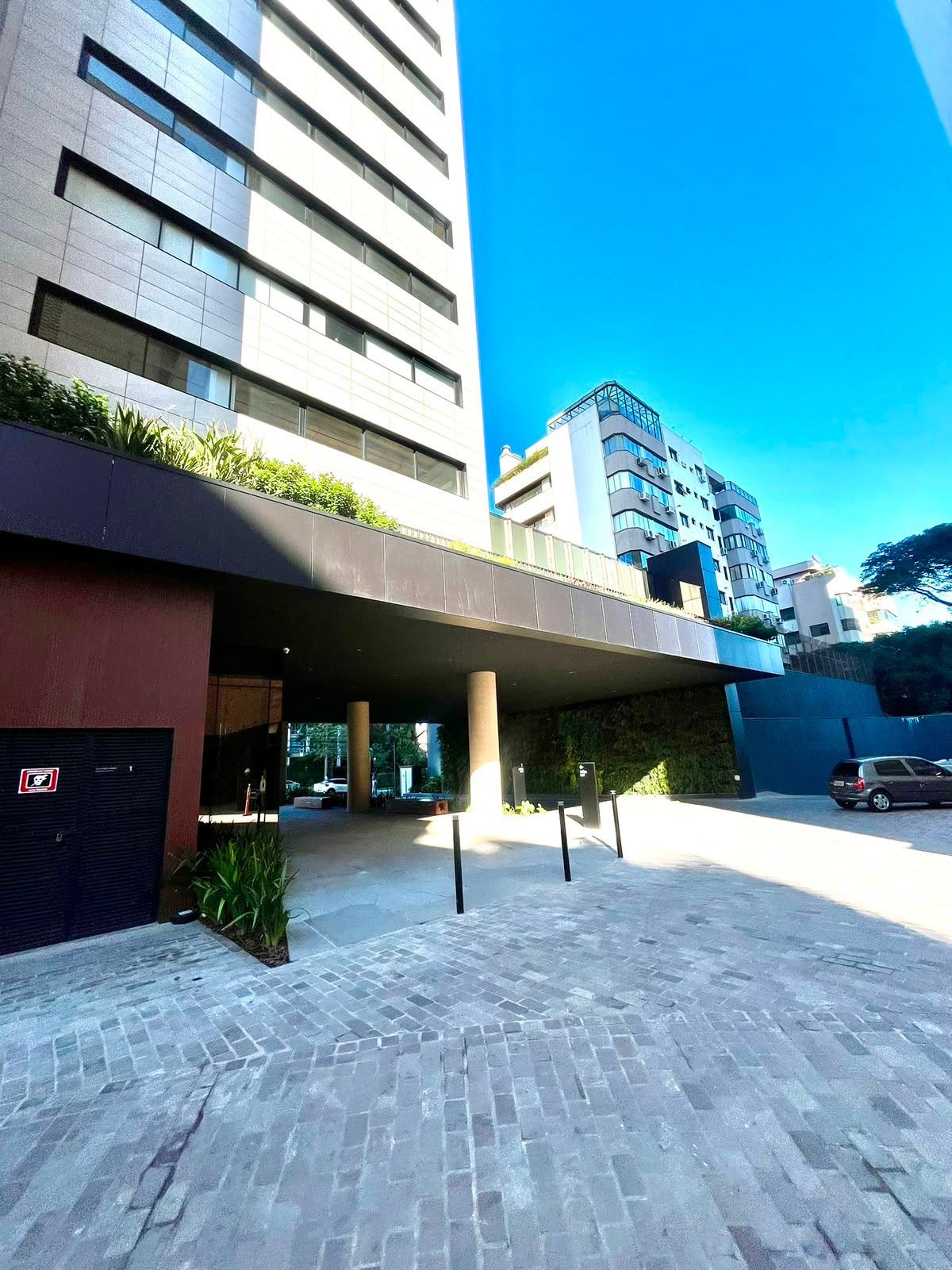 Seu Lar no Nilo Country: Amplo Living, Lareira e 3 Vagas na Nilo Peçanha